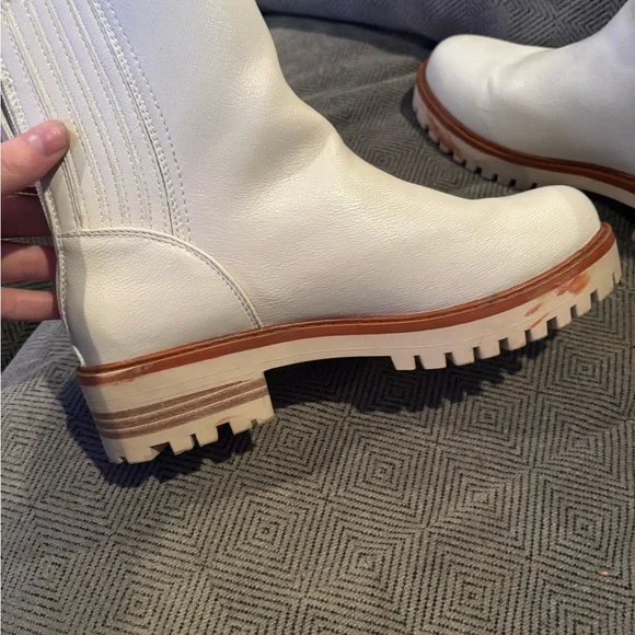 Chic White Zby Size 8 boots A00507 - Picture 6 of 8